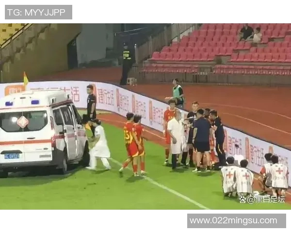 中国足球赛场外热议国外球星疑似发生冲突引发关注与讨论